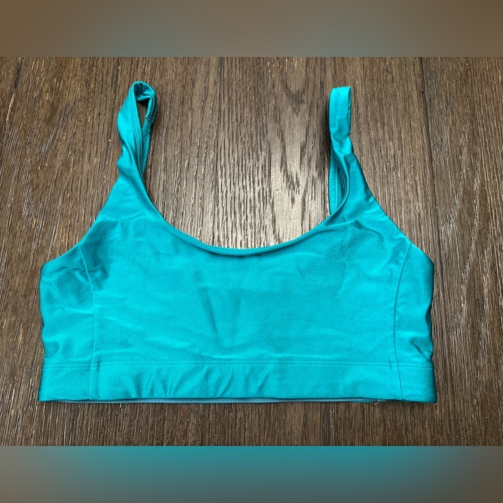 Outdoor Voices Green Teal shimmer size medium
Sports Bra